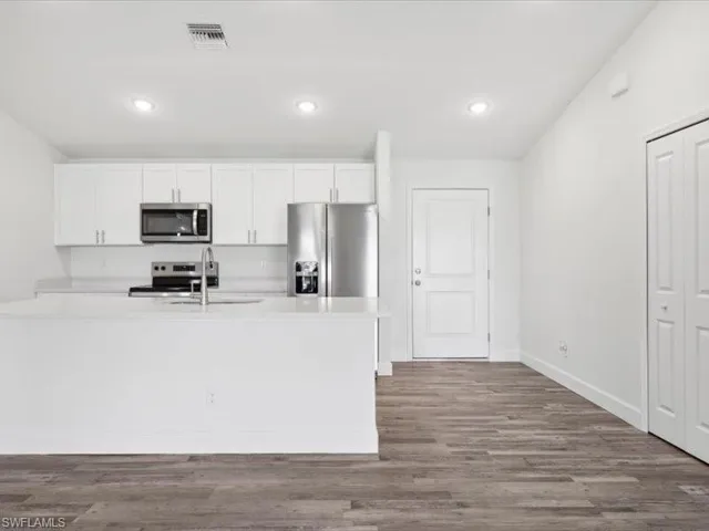 609 NW 10th  TER, Cape Coral, FL 33993