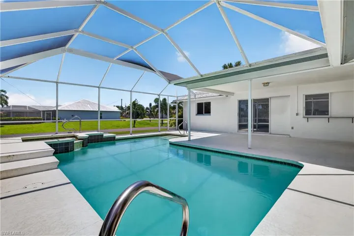 2601 Sw 37th Ter, Cape Coral, Florida 33914
