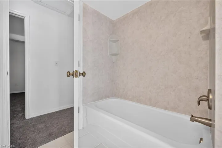 2601 Sw 37th Ter, Cape Coral, Florida 33914