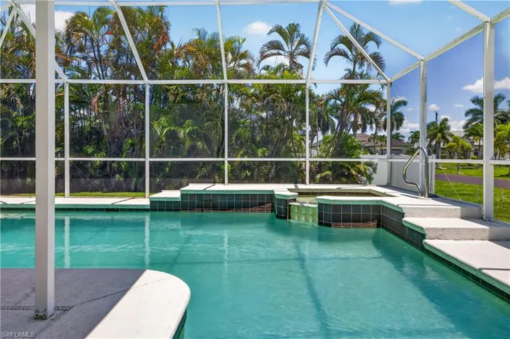 2601 Sw 37th Ter, Cape Coral, Florida 33914