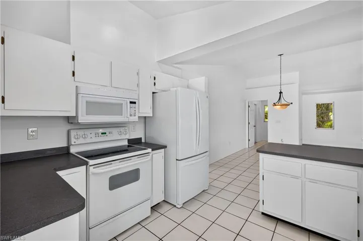 2601 Sw 37th Ter, Cape Coral, Florida 33914