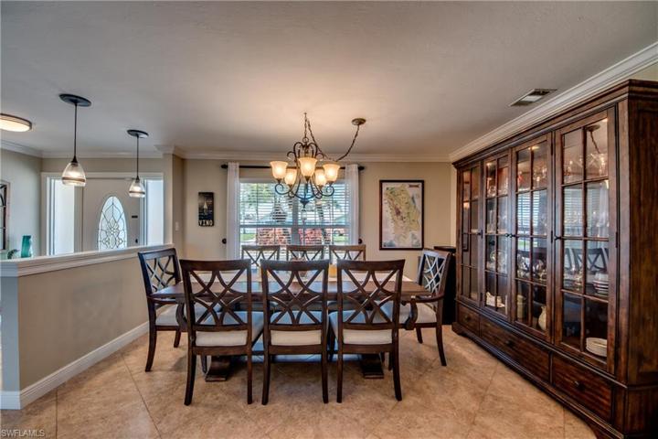 3715 SE 16th PL, CAPE CORAL FL 33904