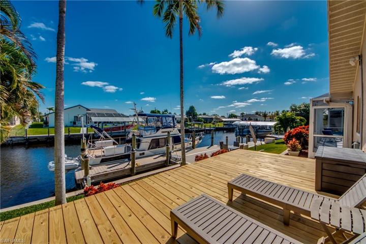 3715 SE 16th PL, CAPE CORAL FL 33904