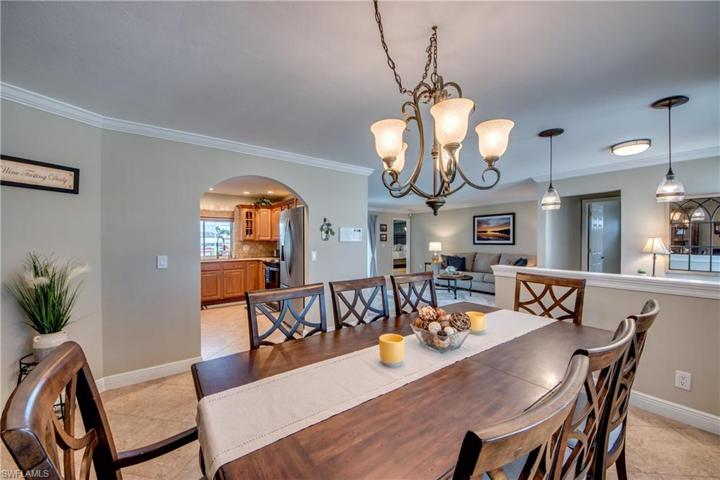 3715 SE 16th PL, CAPE CORAL FL 33904
