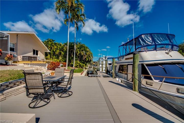 3715 SE 16th PL, CAPE CORAL FL 33904
