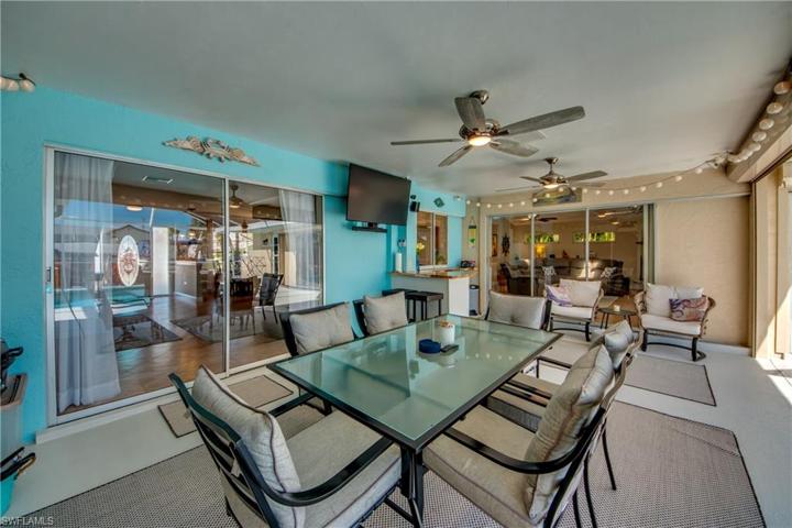 3715 SE 16th PL, CAPE CORAL FL 33904