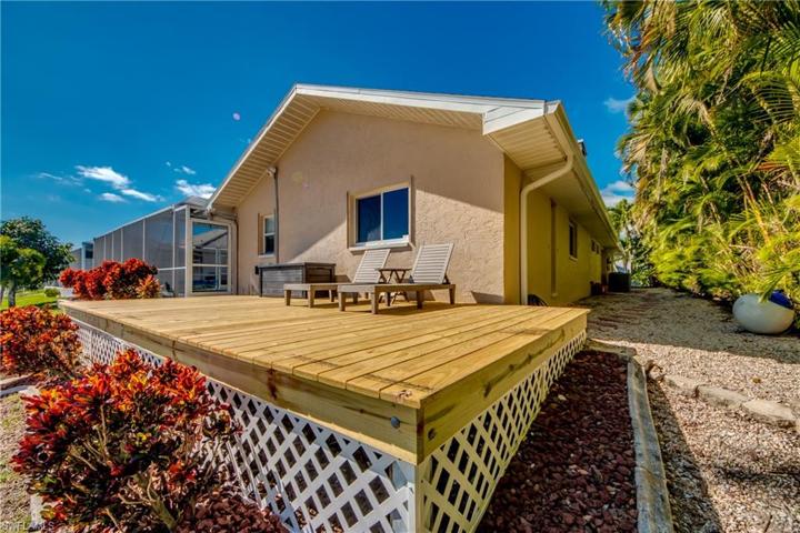 3715 SE 16th PL, CAPE CORAL FL 33904