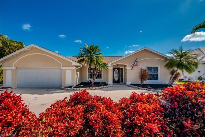 3715 SE 16th PL, CAPE CORAL FL 33904