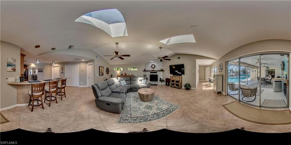 3715 SE 16th PL, CAPE CORAL FL 33904