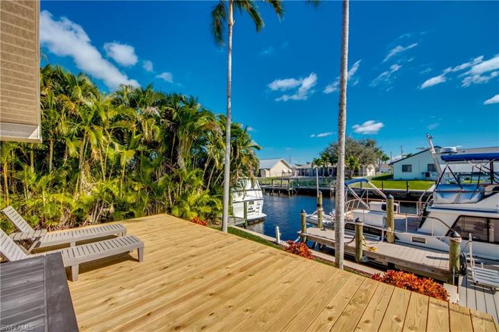 3715 SE 16th PL, CAPE CORAL FL 33904