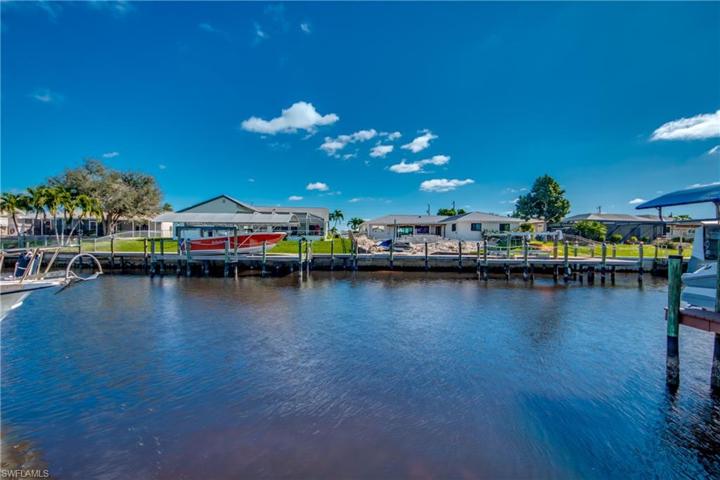 3715 SE 16th PL, CAPE CORAL FL 33904