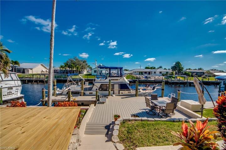 3715 SE 16th PL, CAPE CORAL FL 33904