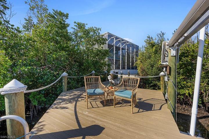 Towers above other homes for gorgeous views