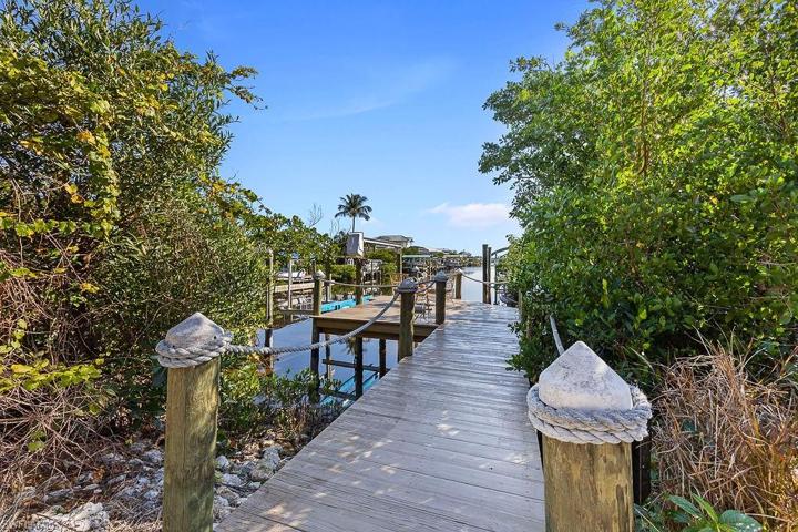 Private pristine boat dock
