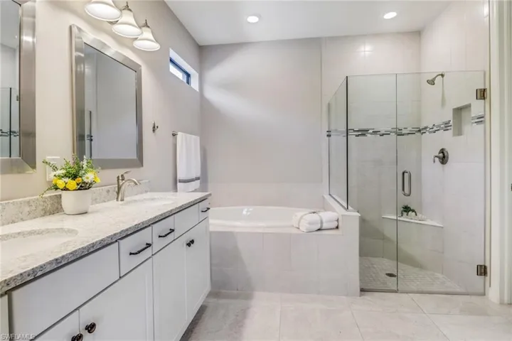 7175  Wilton  DR, Naples, FL 34109