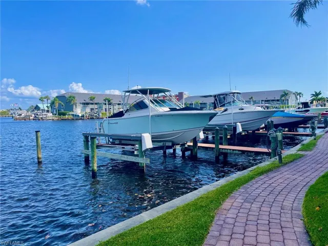 Your Private Dock with beautiful views!