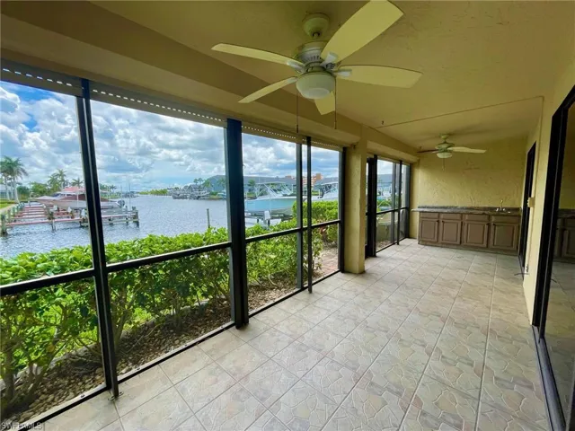 Lanai with long water views & gorgeous sunrises.