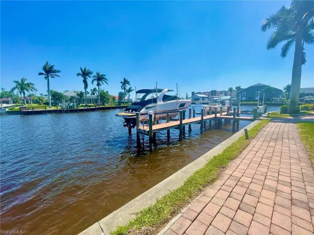 Walk-way right outside your Lanai to Your Dock or right to Pool/Deck.