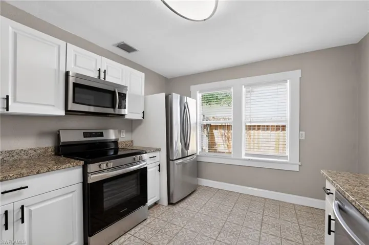 3250 Prescott St N, St. Petersburg, Florida 33713
