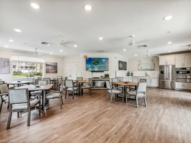 7702  Pebble Creek  CIR, Naples, FL 34108