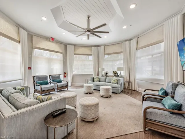 7702  Pebble Creek  CIR, Naples, FL 34108
