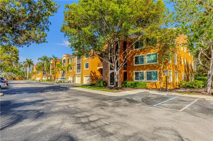 1105 Reserve Ct 305, Naples, Florida 34105