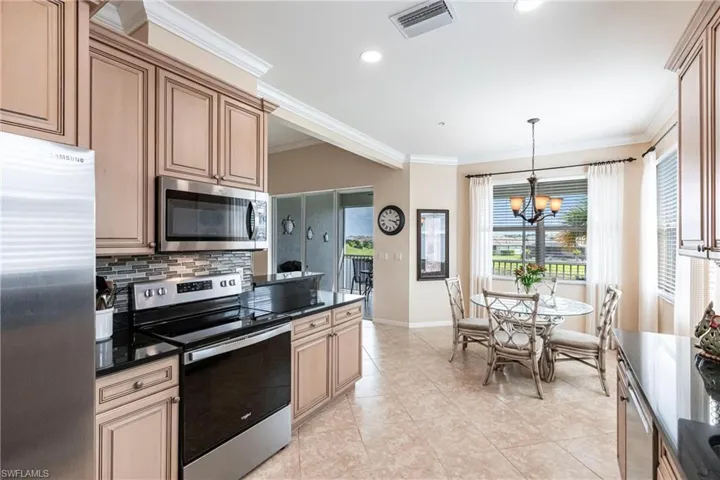 Eat in kitchen