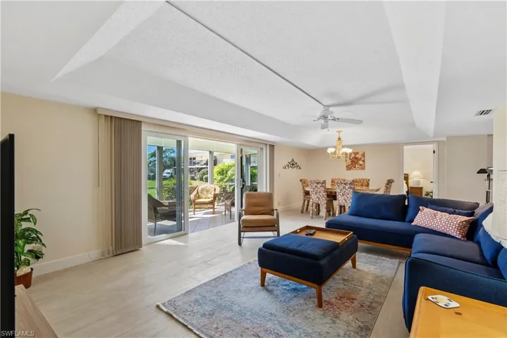 100  Glades  BLVD, Naples, FL 34112