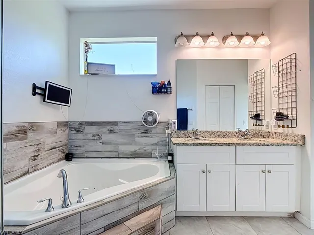 3907 11th St Sw, Lehigh Acres, Florida 33976