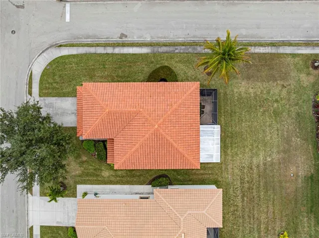 2727 Blue Cypress Lake Ct, Cape Coral, Florida 33909