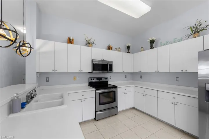 2727 Blue Cypress Lake Ct, Cape Coral, Florida 33909