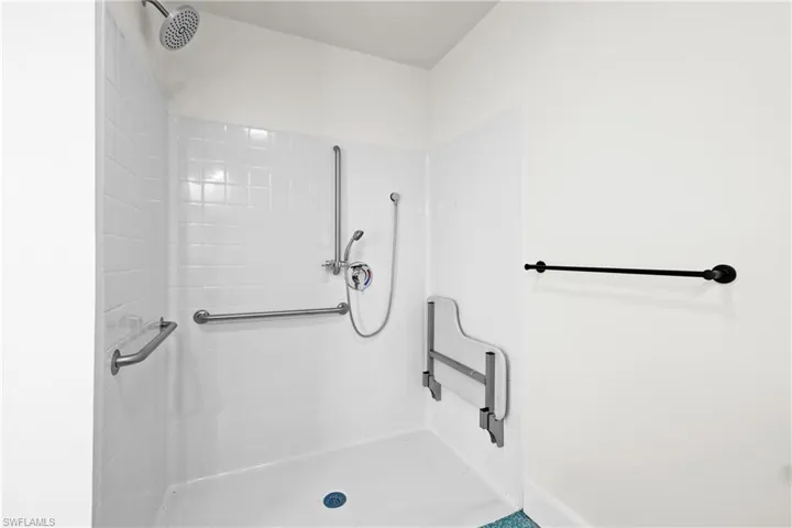 2316  Kirkwood  AVE, Naples, FL 34112