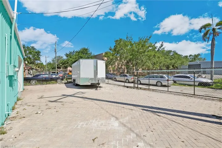 2316  Kirkwood  AVE, Naples, FL 34112