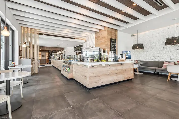 Driftwood Cafe, perfect for breakfast and coffee, relaxed lunches, and easy coastal meals