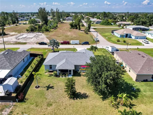Birds eye view of property
