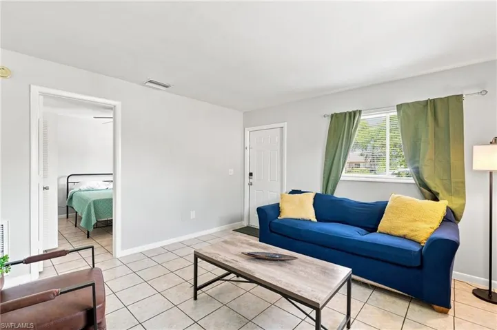 607 Se 24th Ave, Cape Coral, Florida 33990
