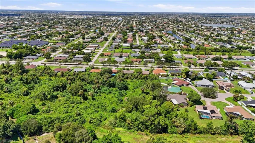 607 Se 24th Ave, Cape Coral, Florida 33990