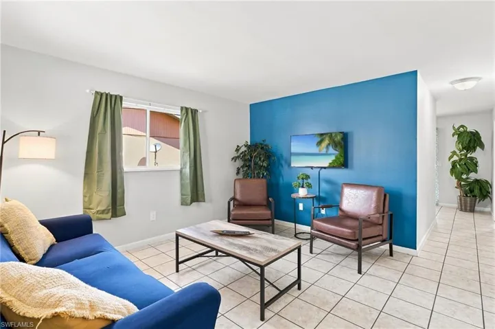 607 Se 24th Ave, Cape Coral, Florida 33990