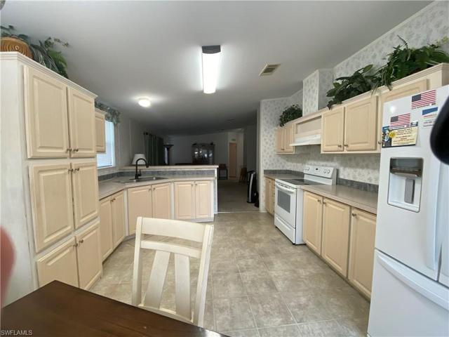 8260  Sevigny  DR, North Fort Myers, FL 33917