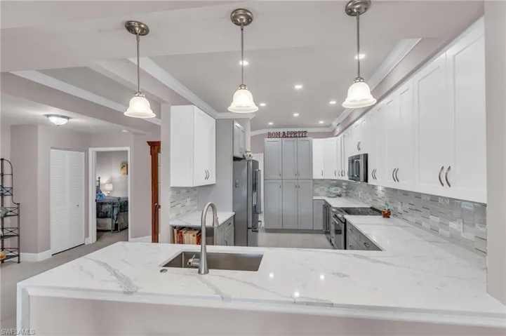 3972  Bishopwood E CT, Naples, FL 34114