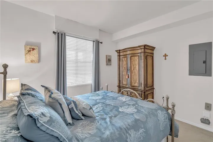 3972  Bishopwood E CT, Naples, FL 34114