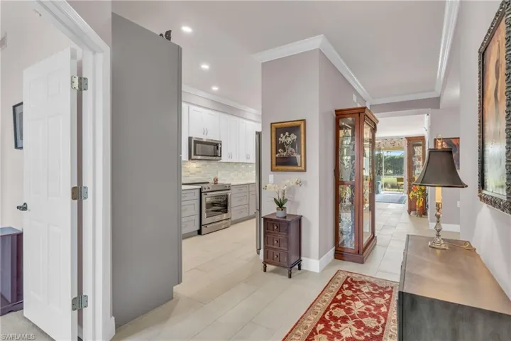 3972  Bishopwood E CT, Naples, FL 34114