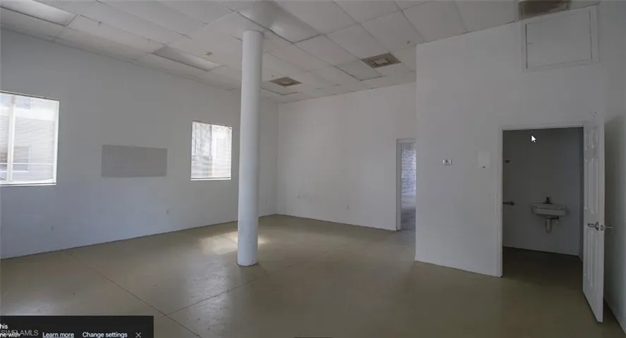 Unit 1 office or showroom 626 sq ft