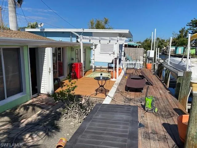 2647 Pine St, Matlacha, Florida 33993