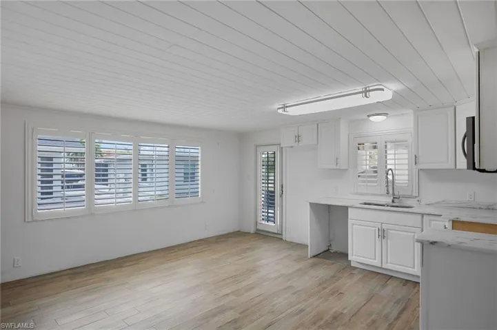 2647 Pine St, Matlacha, Florida 33993