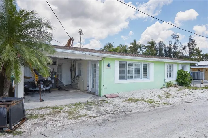 2647 Pine St, Matlacha, Florida 33993