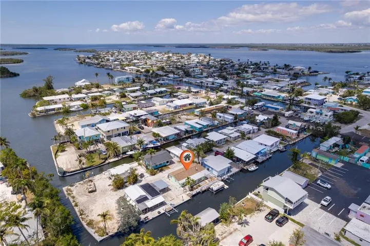 2647 Pine St, Matlacha, Florida 33993