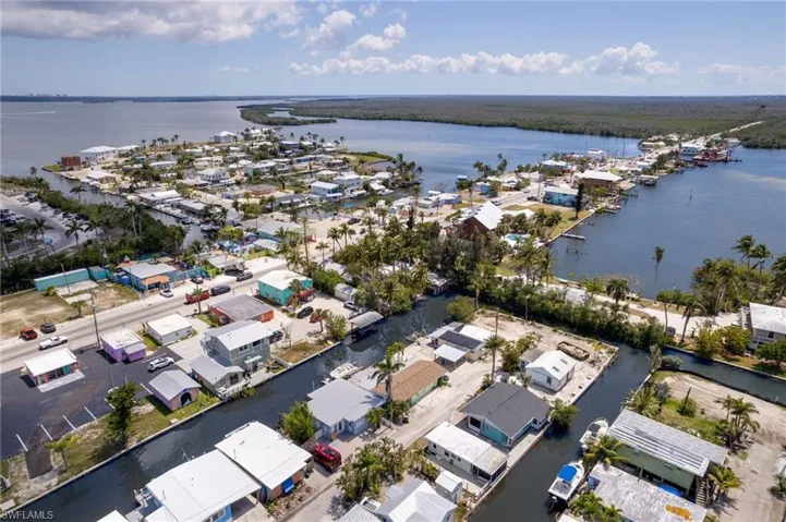 2647 Pine St, Matlacha, Florida 33993
