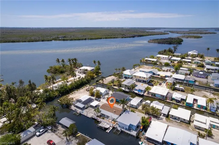 2647 Pine St, Matlacha, Florida 33993