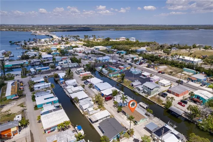 2647 Pine St, Matlacha, Florida 33993